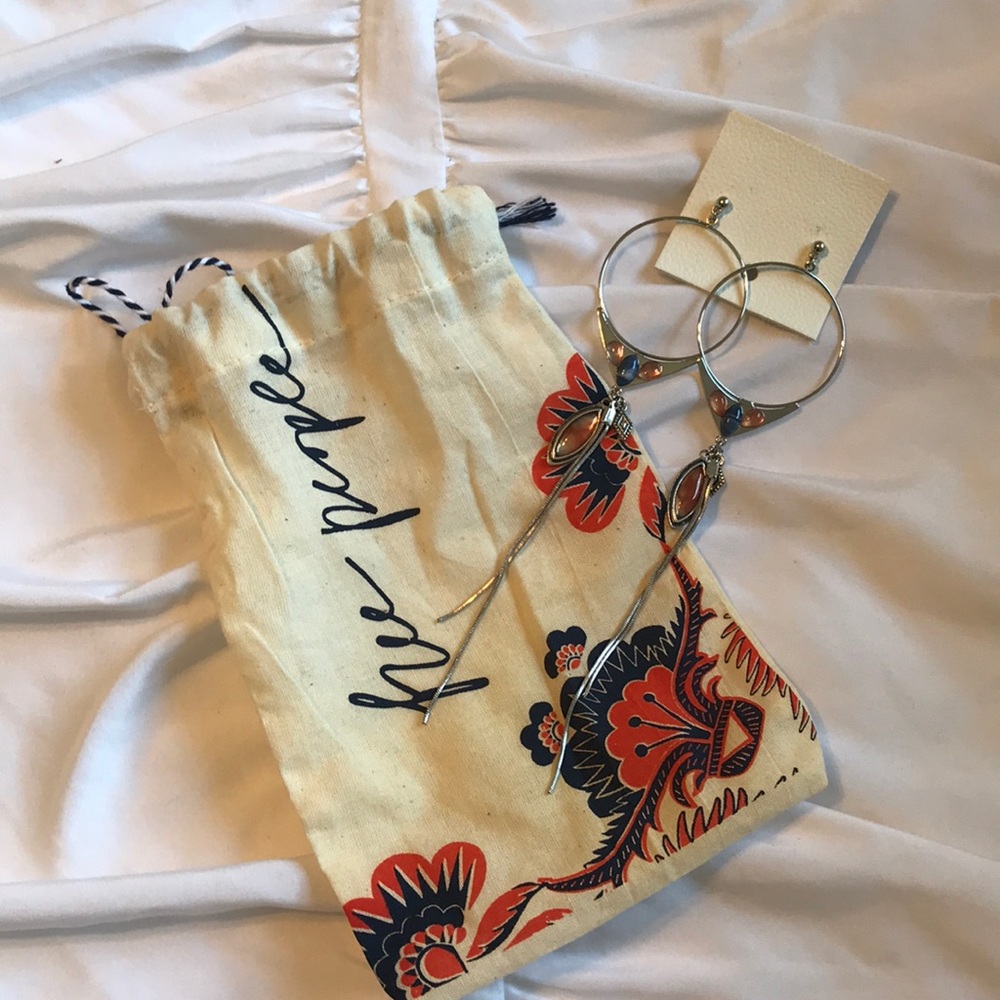 Never worn free People earrings ✨